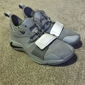 Paul George 2.5 basketball shoes size 10.5